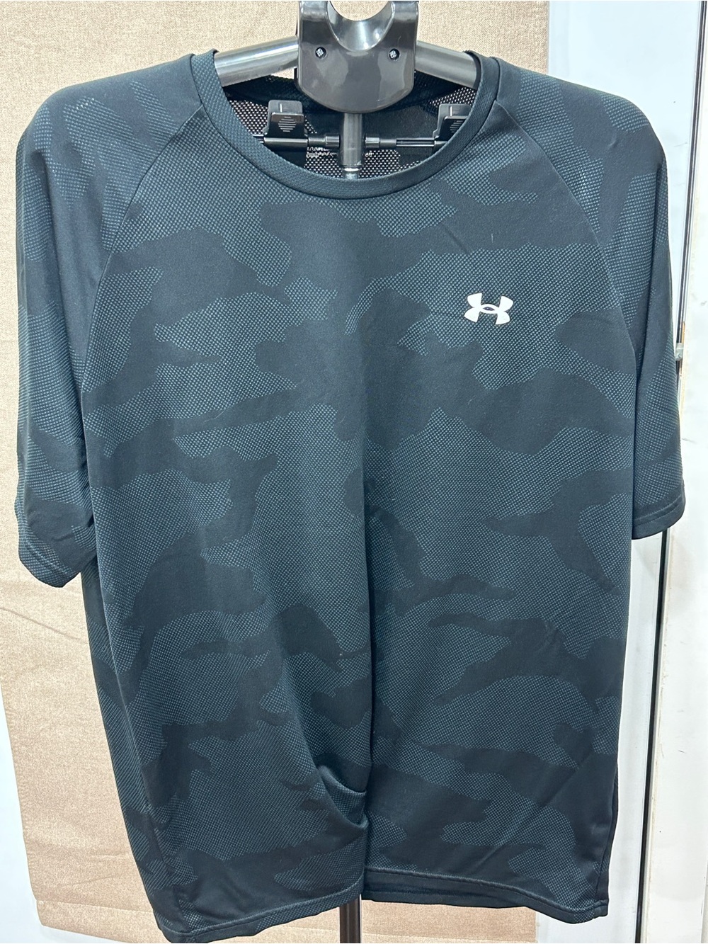 Under Armour Men’s Black Camo Athletic Performance Tee